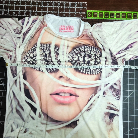 Lady Gaga Tee 🕶️ - Picture 7 of 8